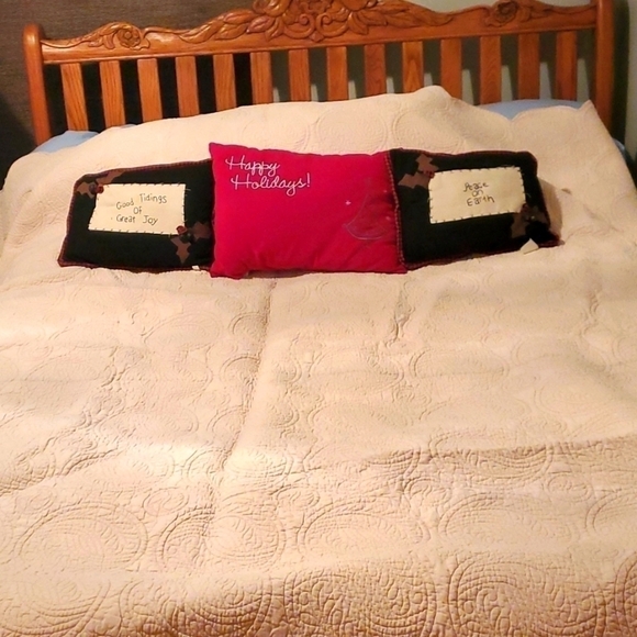 Marshall Fields Reversible 86"×86" Cream BedSpread Comforter Quilt - Picture 1 of 10